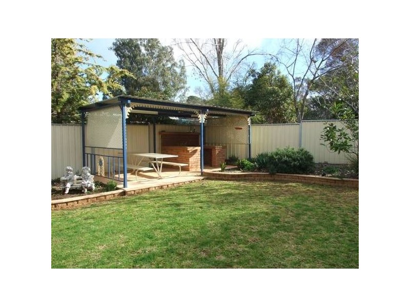 16 Webb Street, Parkes NSW 2870