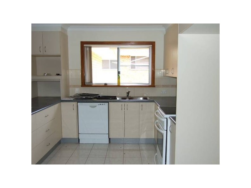 27 Mengarvie Road, Parkes NSW 2870