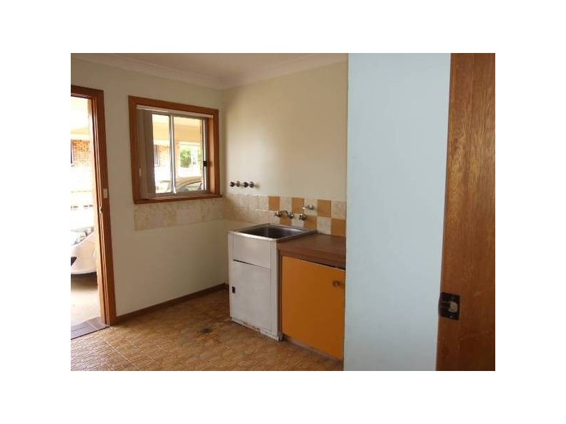 27 Mengarvie Road, Parkes NSW 2870
