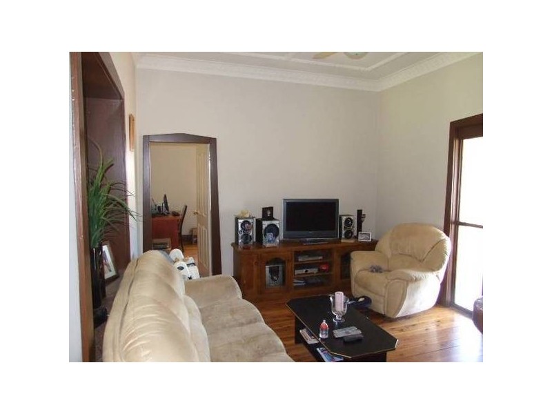 391 Clairinda Street, Parkes NSW 2870