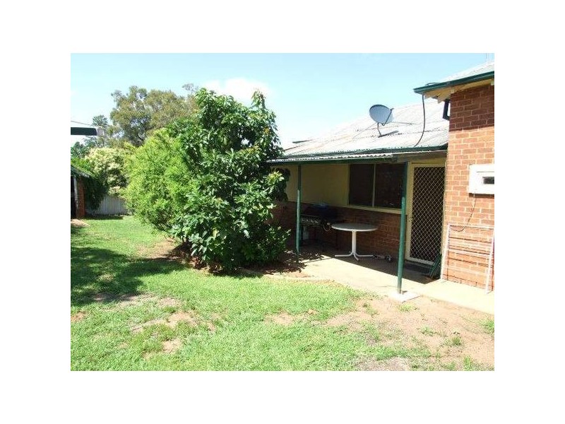 391 Clairinda Street, Parkes NSW 2870