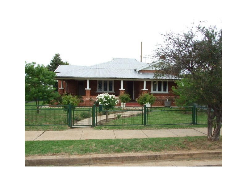 55 Dalton Street, Parkes NSW 2870