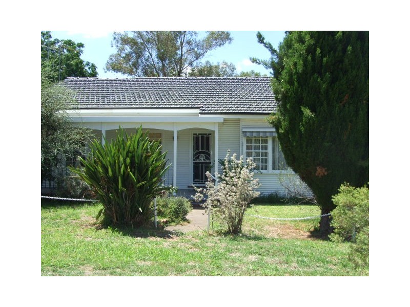 17a Albert Street, Parkes NSW 2870