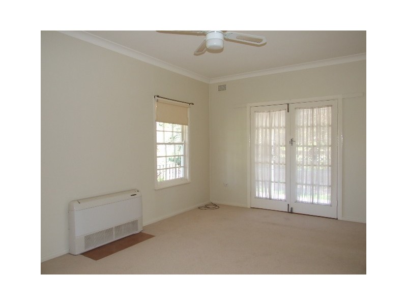 17a Albert Street, Parkes NSW 2870