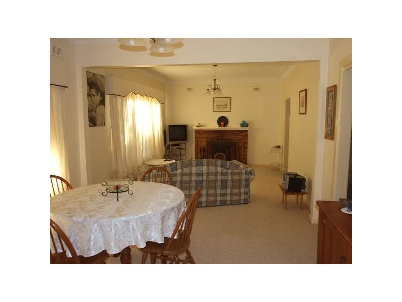 18 Hume Street, Parkes NSW 2870