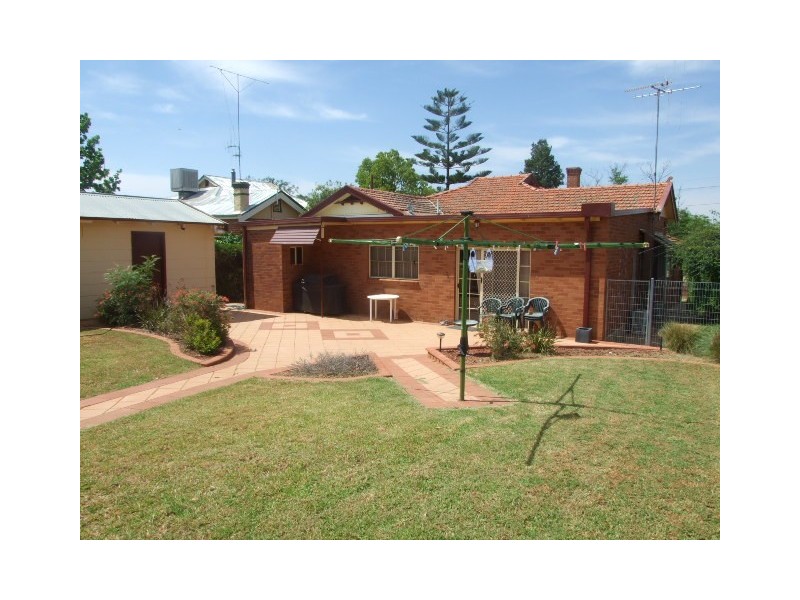 14 Oswin Street, Parkes NSW 2870