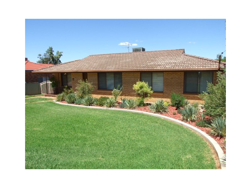 9 Want Street, Parkes NSW 2870