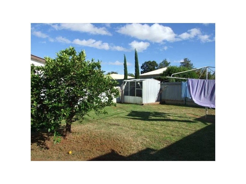 28 Thornbury Street, Parkes NSW 2870