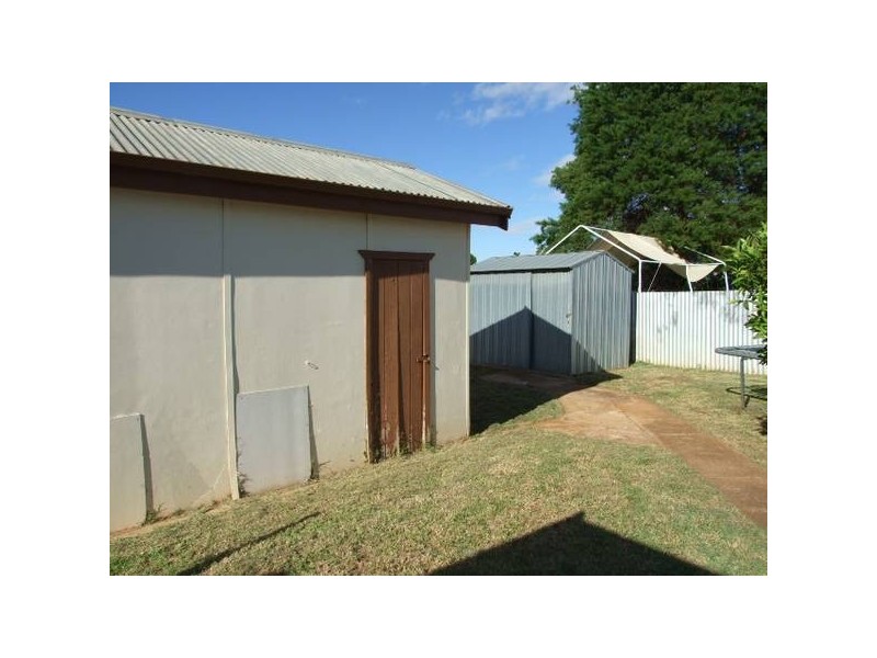 28 Thornbury Street, Parkes NSW 2870