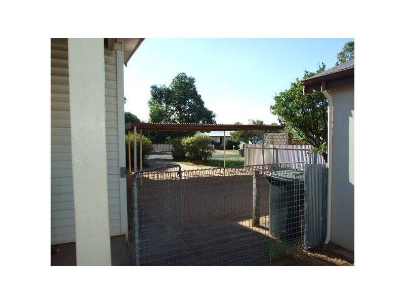 28 Thornbury Street, Parkes NSW 2870