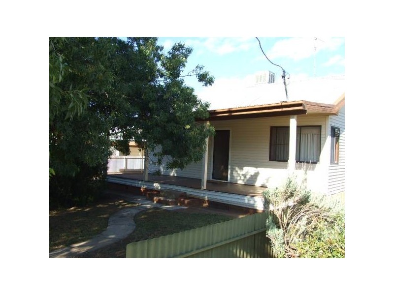 28 Thornbury Street, Parkes NSW 2870