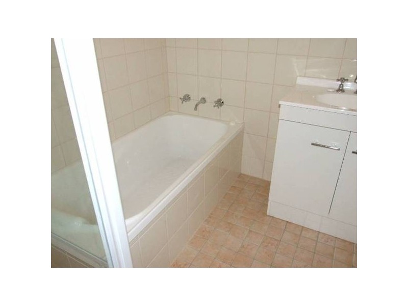 28 Thornbury Street, Parkes NSW 2870