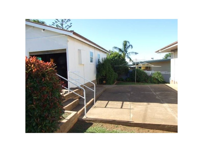 161 Currajong Street, Parkes NSW 2870