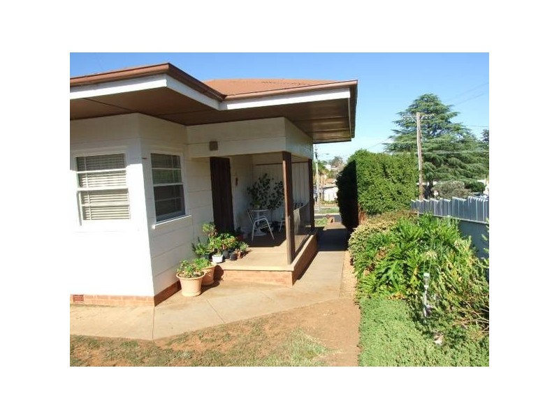 161 Currajong Street, Parkes NSW 2870