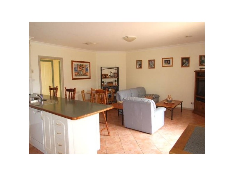 14 Arana Place, Parkes NSW 2870