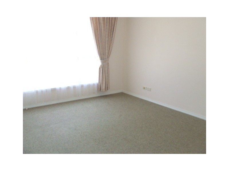 5 Friendship Place, Parkes NSW 2870