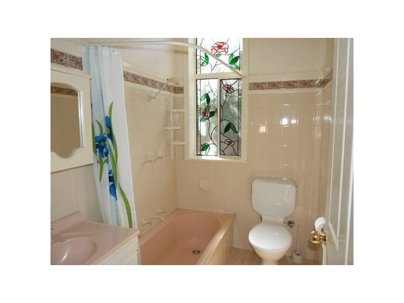 11 Thurlstone Street, Parkes NSW 2870