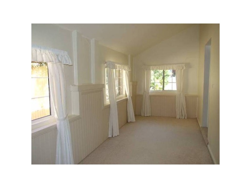 11 Thurlstone Street, Parkes NSW 2870