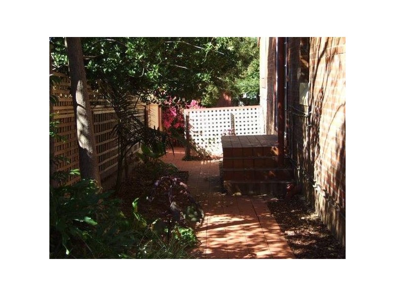 11 Thurlstone Street, Parkes NSW 2870