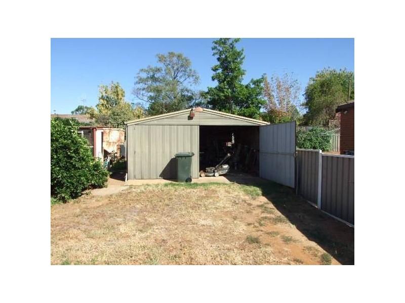 14 Danilenko Street, Parkes NSW 2870