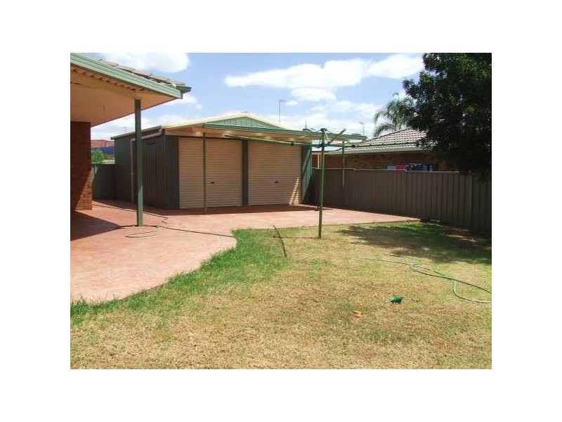 5 Friendship Place, Parkes NSW 2870