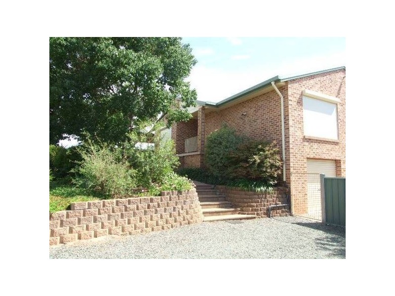 16 Vaucluse Place, Parkes NSW 2870
