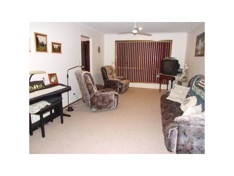 16 Vaucluse Place, Parkes NSW 2870