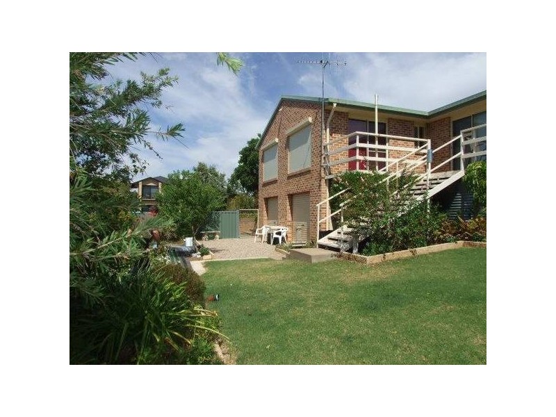 16 Vaucluse Place, Parkes NSW 2870
