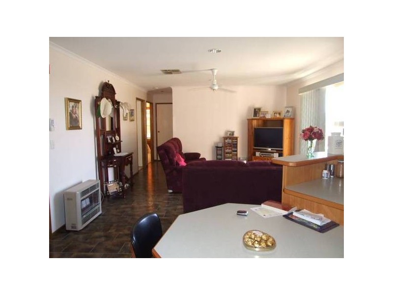 16 Vaucluse Place, Parkes NSW 2870