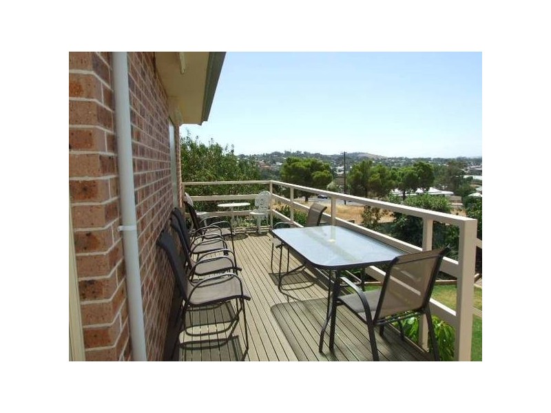 16 Vaucluse Place, Parkes NSW 2870