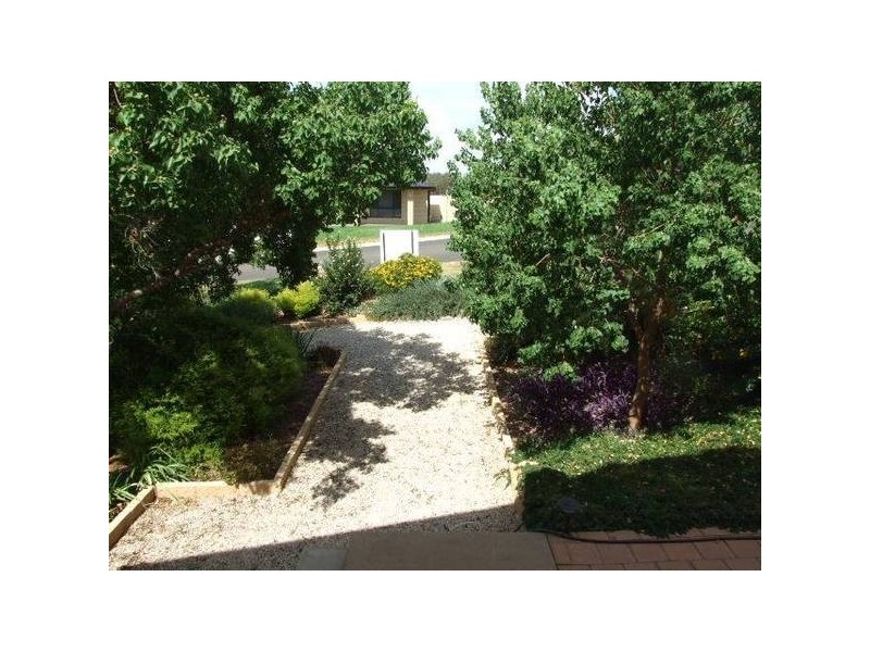 16 Vaucluse Place, Parkes NSW 2870
