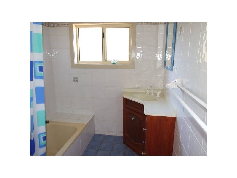 82 High Street, Parkes NSW 2870