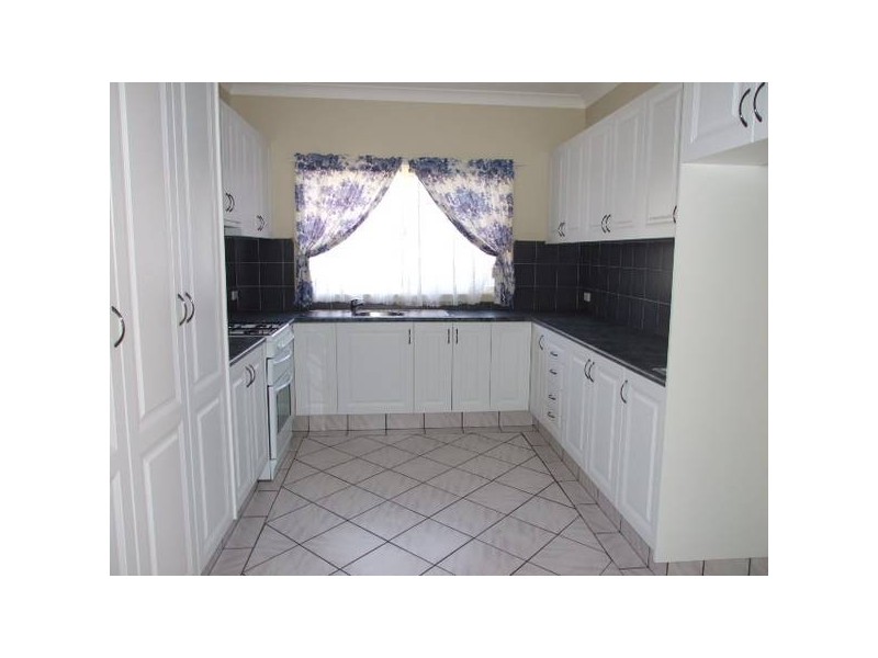 82 High Street, Parkes NSW 2870