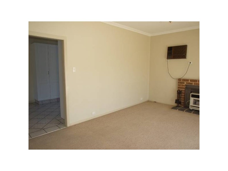 82 High Street, Parkes NSW 2870