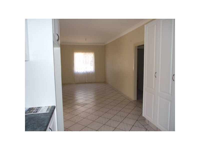 82 High Street, Parkes NSW 2870
