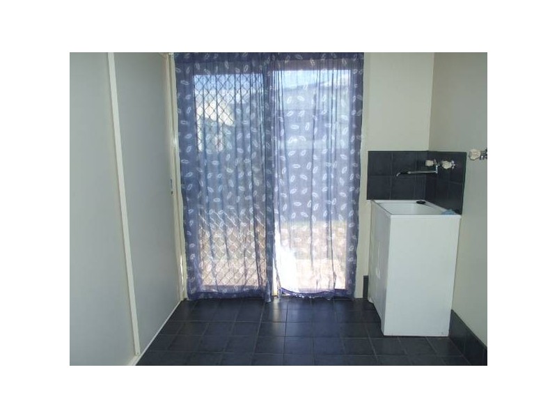 82 High Street, Parkes NSW 2870