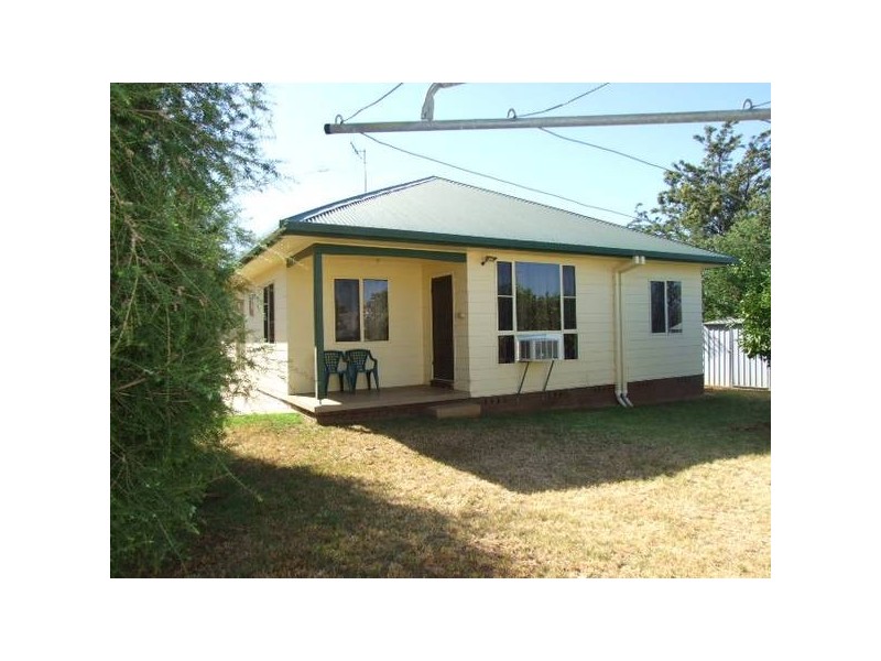 82 High Street, Parkes NSW 2870