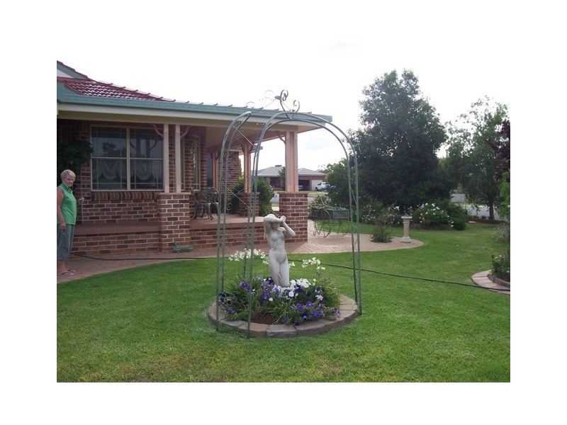 3 Flinders Street, Parkes NSW 2870