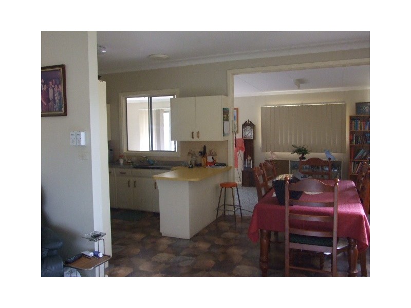20 Middleton Street, Parkes NSW 2870