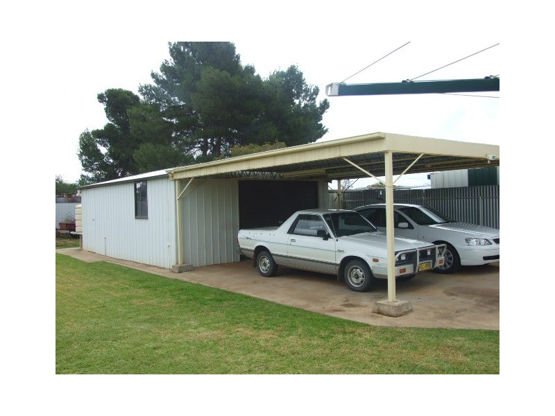 20 Middleton Street, Parkes NSW 2870