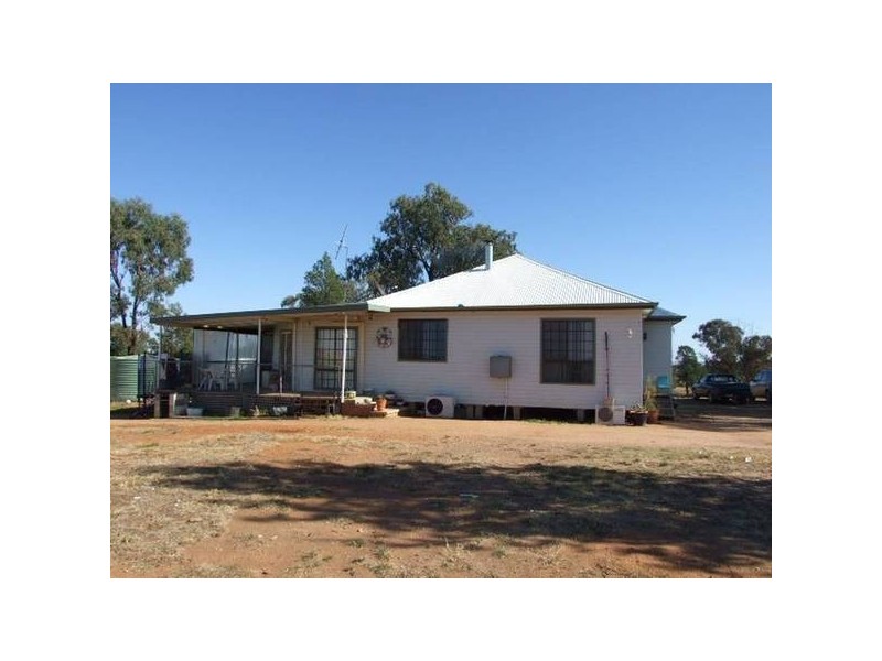 11 Heraghty Road, Parkes NSW 2870