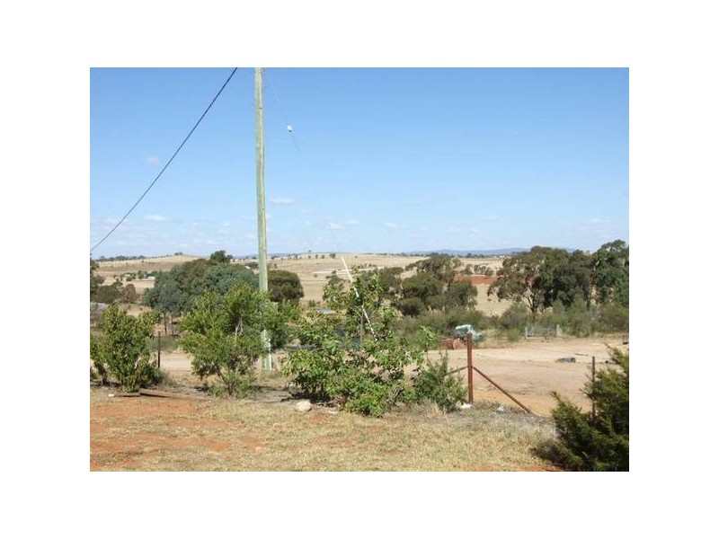 11 Heraghty Road, Parkes NSW 2870