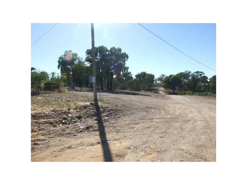 11 Heraghty Road, Parkes NSW 2870