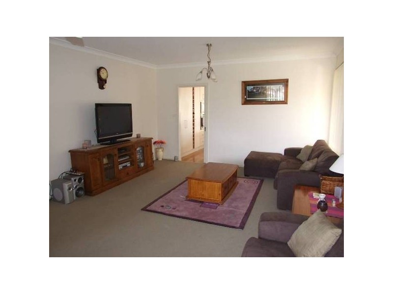 4 Clancy Place, Parkes NSW 2870