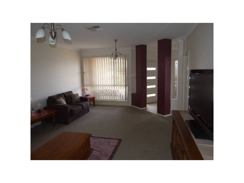 4 Clancy Place, Parkes NSW 2870