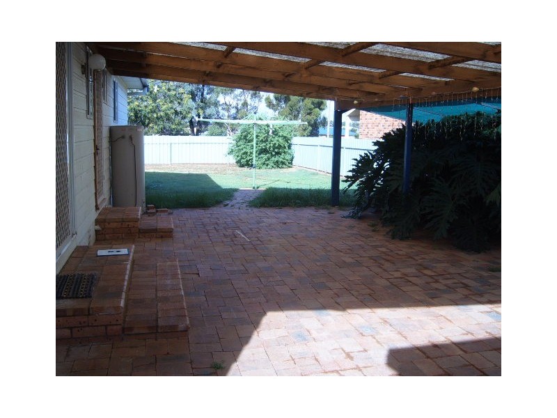 34 Flinders Street, Parkes NSW 2870