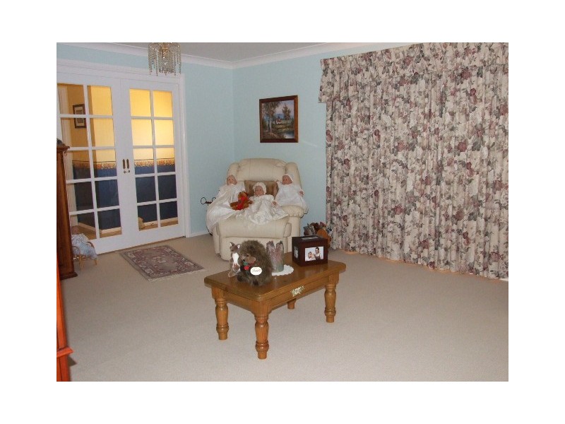 9 Talbot Street, Parkes NSW 2870