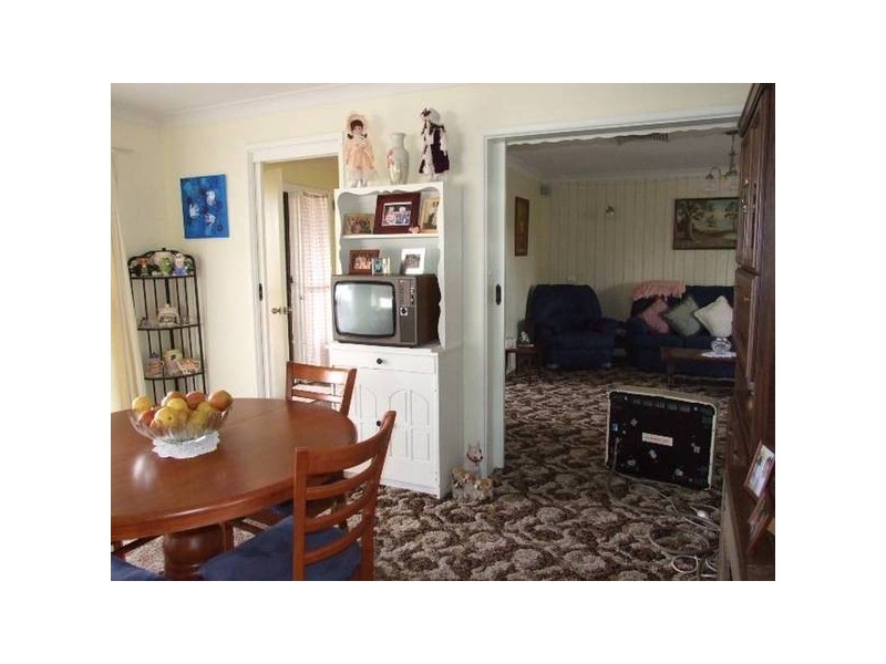 32 Barton Street, Parkes NSW 2870