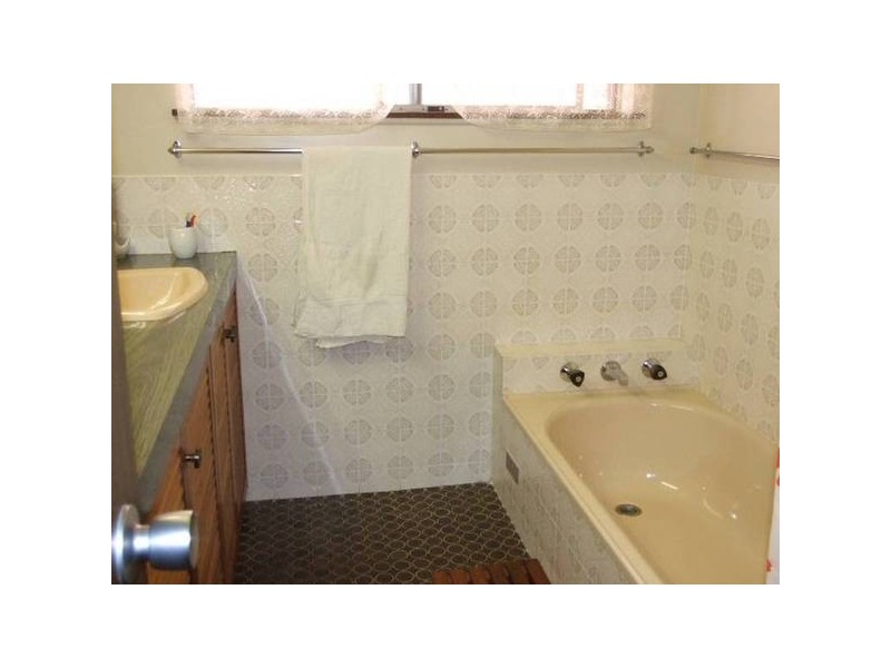 32 Barton Street, Parkes NSW 2870