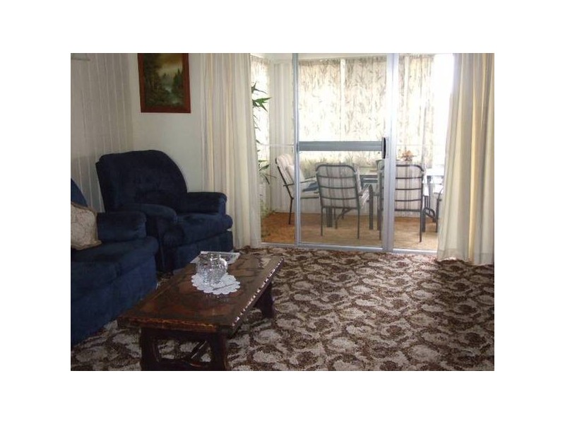 32 Barton Street, Parkes NSW 2870